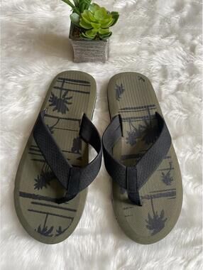 George Men's Flip Flop Sandals Size 8 Olive Green with Black Straps